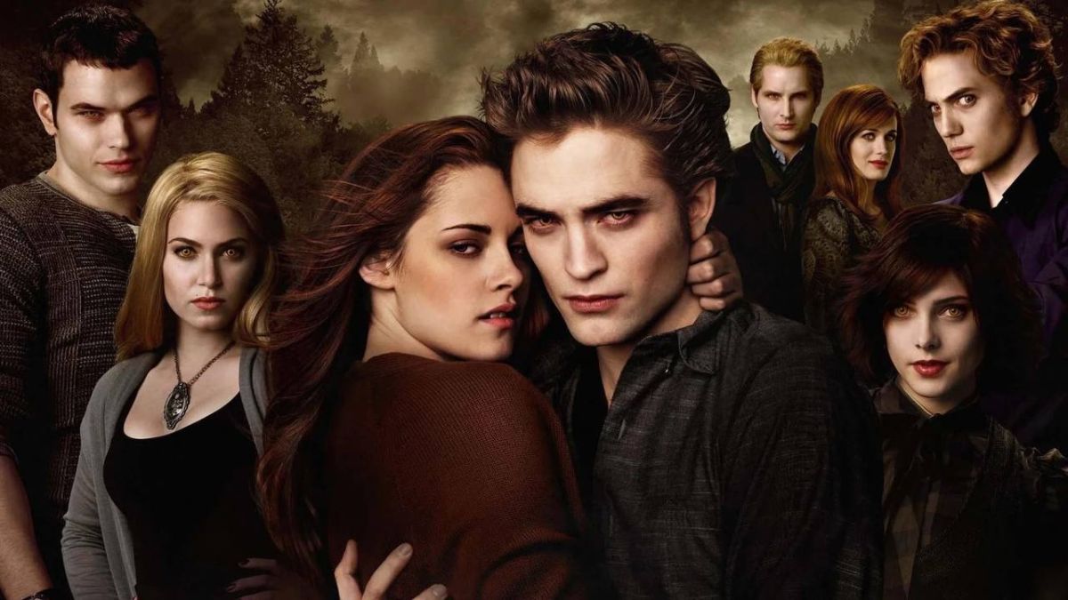 Фильм «Сумерки», премьера которого состоялась в 2008 году, оказался в топ-10 кассовых лент российского кинопроката с начала осени, следует из данных Единой автоматизированной информационной системы Фонда кино, пишет РБК
