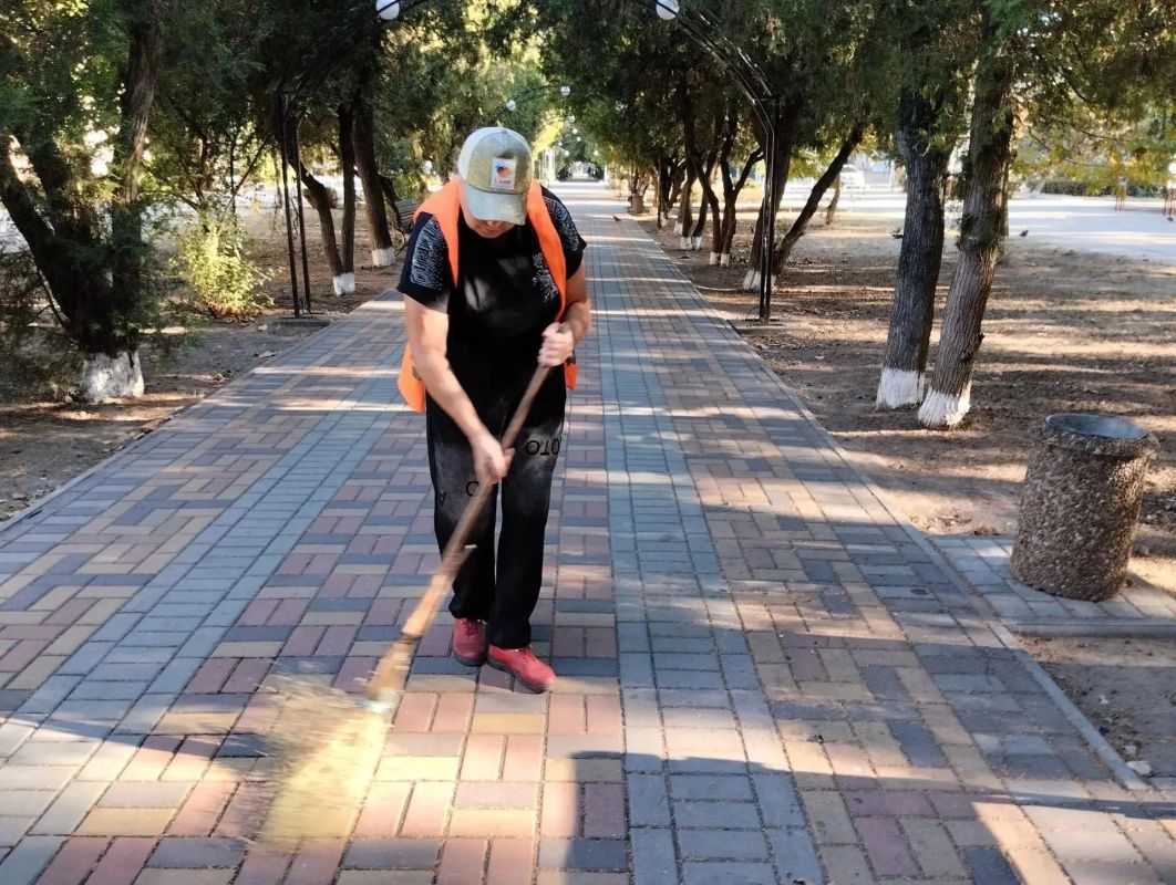В Скадовске продолжаются плановые работы по благоустройству В Скадовске продолжаются плановые работы по благоустройству