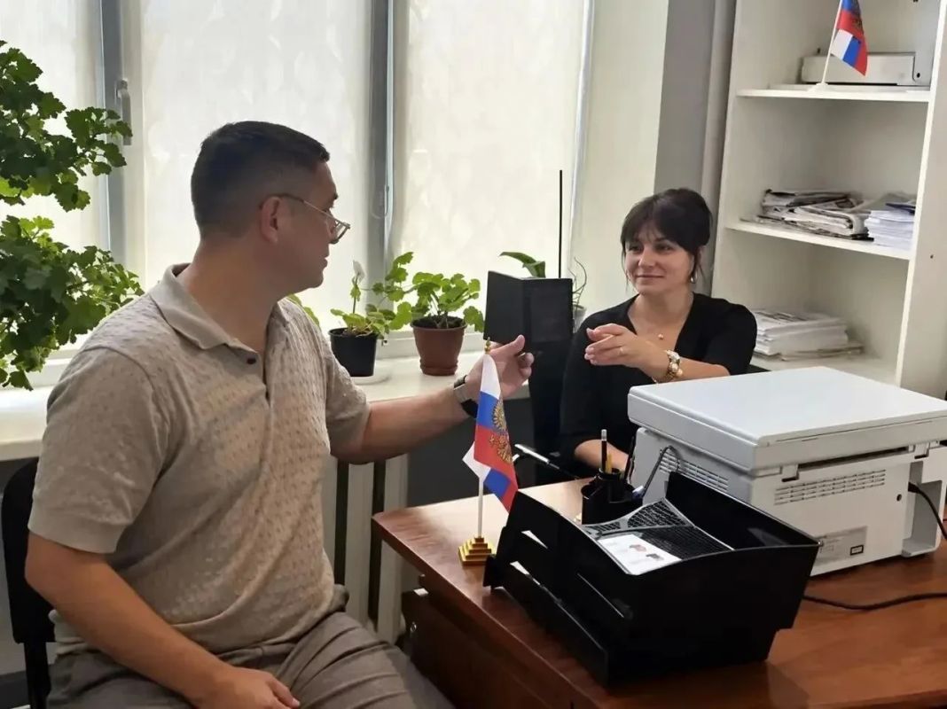 Механизм „Мобильный избиратель“ в действии Секретарь Каланчакского местного отделения Единой России, депутат Херсонской областной... Механизм „Мобильный избиратель“ в действии Секретарь Каланчакского местного отделения Единой России, депутат Херсонской областной...