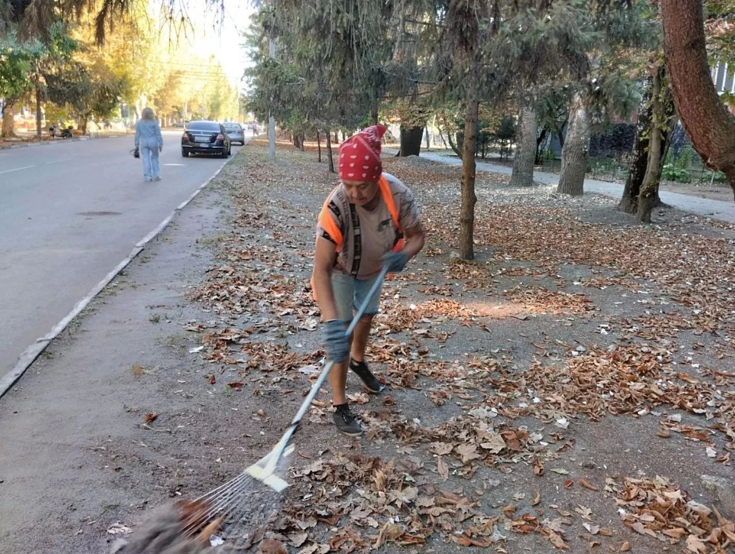 В Скадовске продолжаются плановые работы по благоустройству В Скадовске продолжаются плановые работы по благоустройству