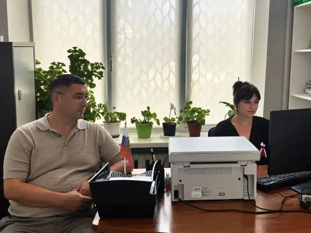 Механизм „Мобильный избиратель“ в действии Секретарь Каланчакского местного отделения Единой России, депутат Херсонской областной... Механизм „Мобильный избиратель“ в действии Секретарь Каланчакского местного отделения Единой России, депутат Херсонской областной...
