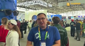 "Атмосфера нереальная — общение с людьми из разных стран идет даже в лифте": руководитель делегации Херсонской области о Международном фестивале молодежи