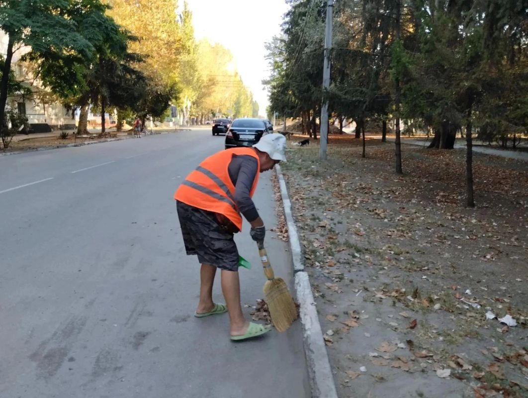 В Скадовске продолжаются плановые работы по благоустройству В Скадовске продолжаются плановые работы по благоустройству