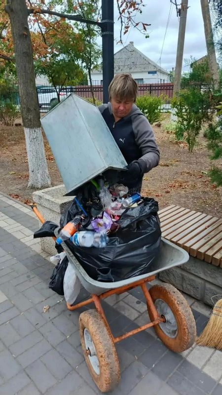 Геническ и населенные пункты становятся чище благодаря “Азовкоммунсервис”! Геническ и населенные пункты становятся чище благодаря “Азовкоммунсервис”!