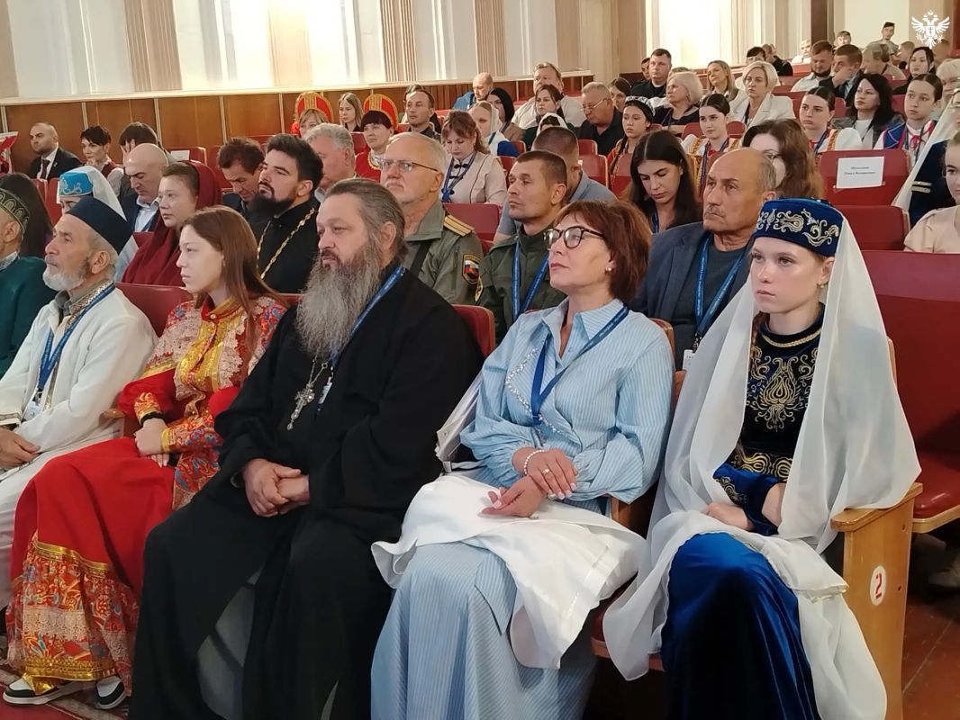 В Херсонской области провели форум «Мы разные — Мы равные: сила в единстве!» В Херсонской области провели форум «Мы разные — Мы равные: сила в единстве!»