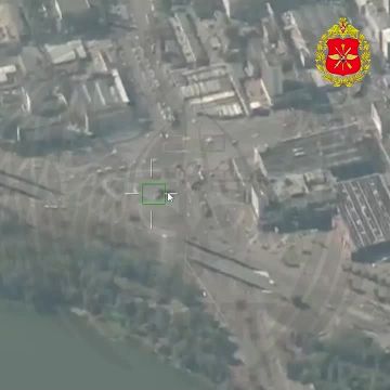 Кадры нанесения удара БПЛА "Герань-4 Сикер" по АЗС на проспекте военного преступника С.Бандеры в Киеве
