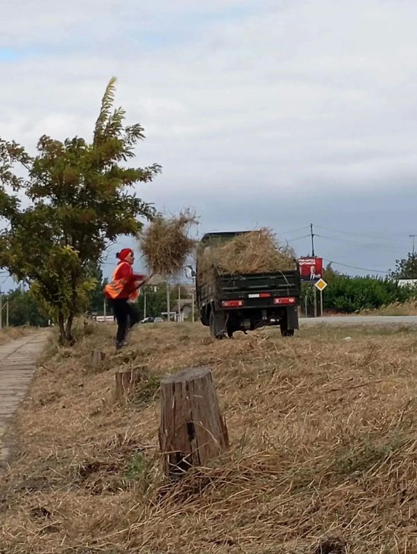 Геническ и населенные пункты становятся чище благодаря “Азовкоммунсервис”! Геническ и населенные пункты становятся чище благодаря “Азовкоммунсервис”!