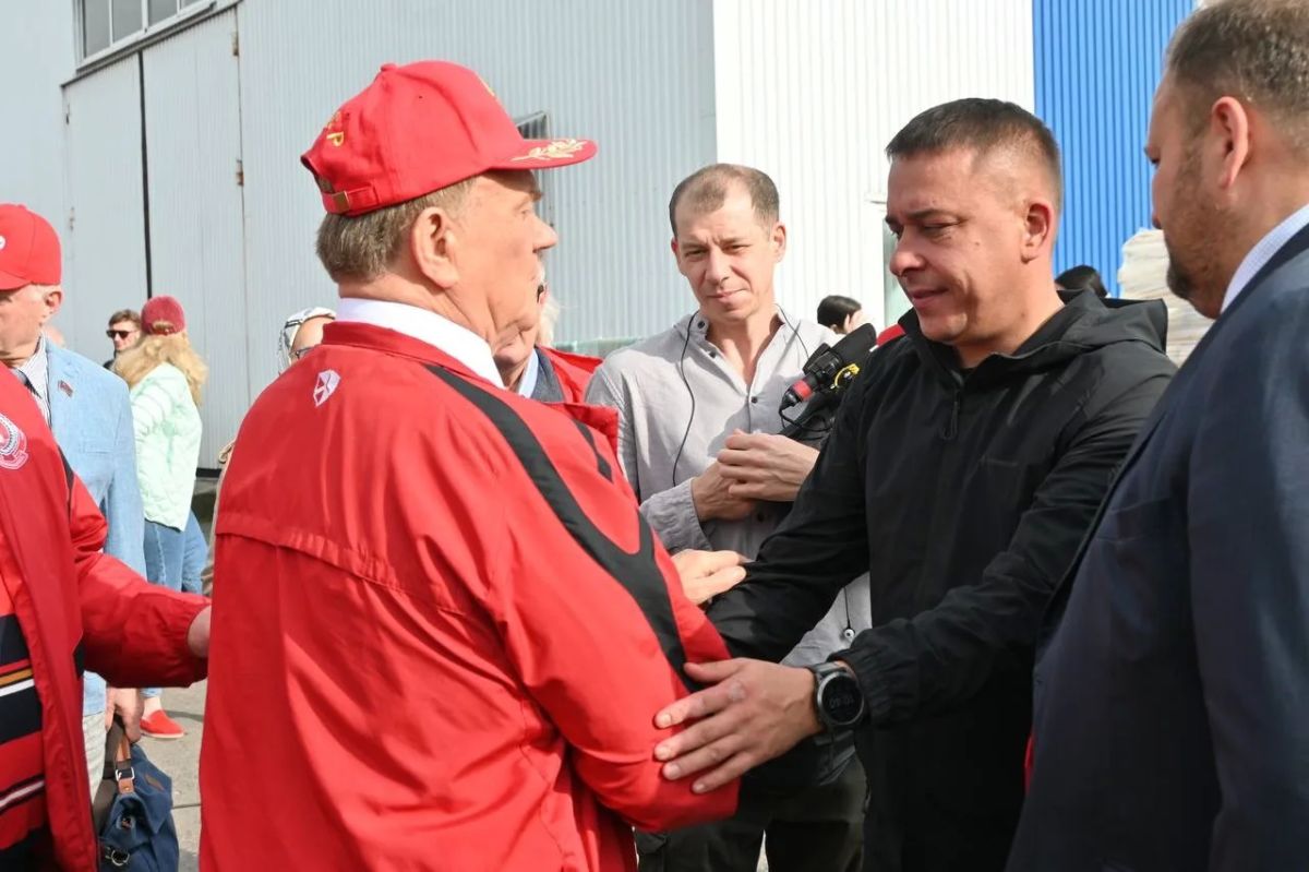160-й юбилейный гуманитарный конвой КПРФ отправился в зону СВО 160-й юбилейный гуманитарный конвой КПРФ отправился в зону СВО