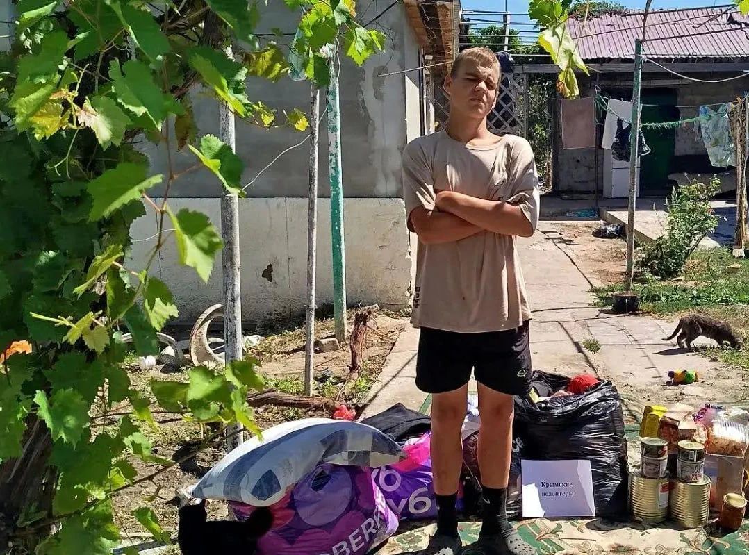 В ТУ «Лазурное» передали гуманитарную помощь от крымских волонтёров В ТУ «Лазурное» передали гуманитарную помощь от крымских волонтёров