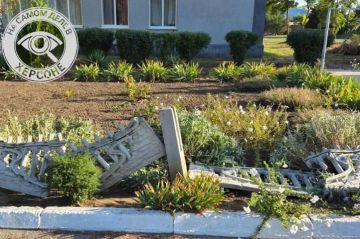 Вандалы повредили ограждение мемориалов в Херсонской области