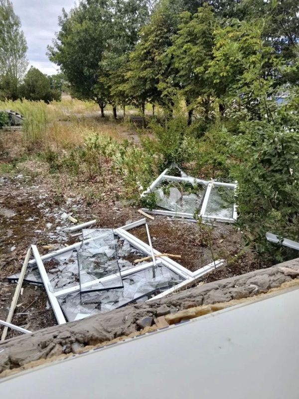 Павел Филипчук: Сегодня ночью боевики киевского режима нанесли целенаправленные, жестокие удары по двум школам в Каховском округе — в сёлах Коробки и Раздольное