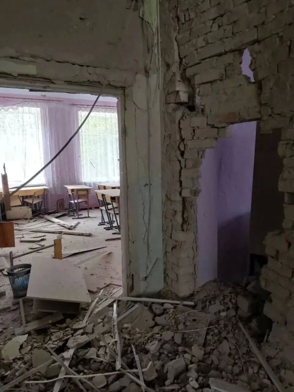 Две школы и спортивный комплекс повреждены в Каховском округе в результате атак ВСУ, сообщил Павел Филипчук Две школы и спортивный комплекс повреждены в Каховском округе в результате атак ВСУ, сообщил Павел Филипчук