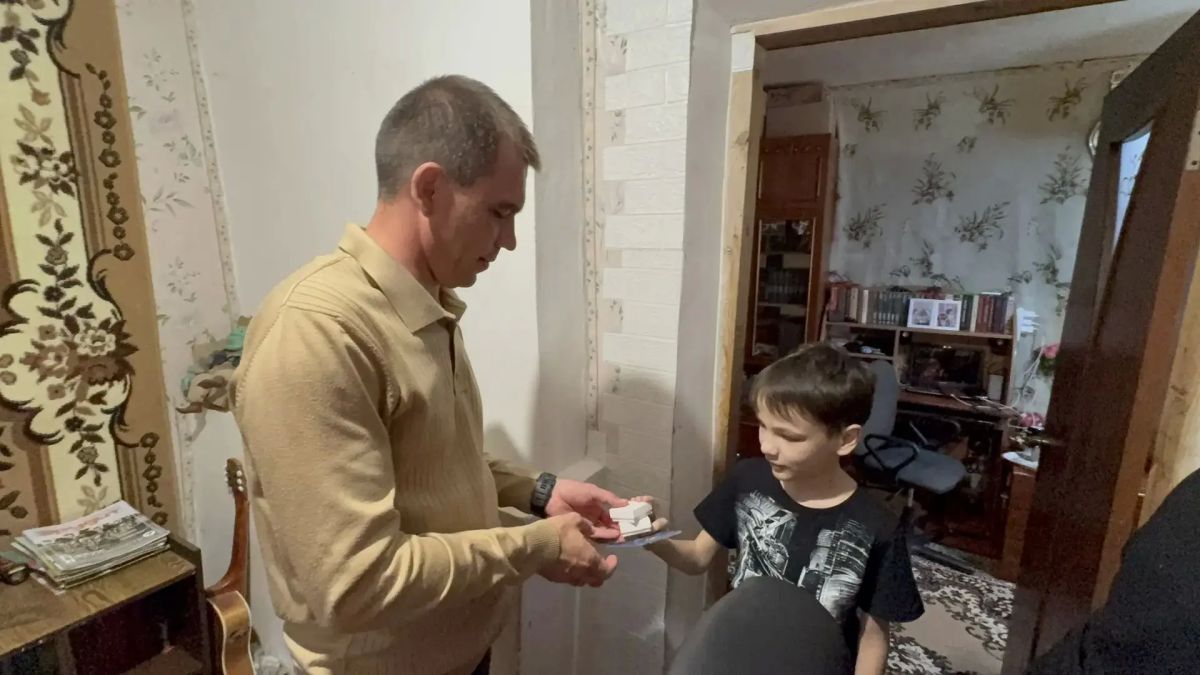 Рамиль Замалетдинов: Сегодня в рамках работы в Новотроицком округе навестил своего юного друга Колю Рамиль Замалетдинов: Сегодня в рамках работы в Новотроицком округе навестил своего юного друга Колю