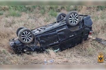 В Херсонской области "Тойота" вылетела с дороги и перевернулась