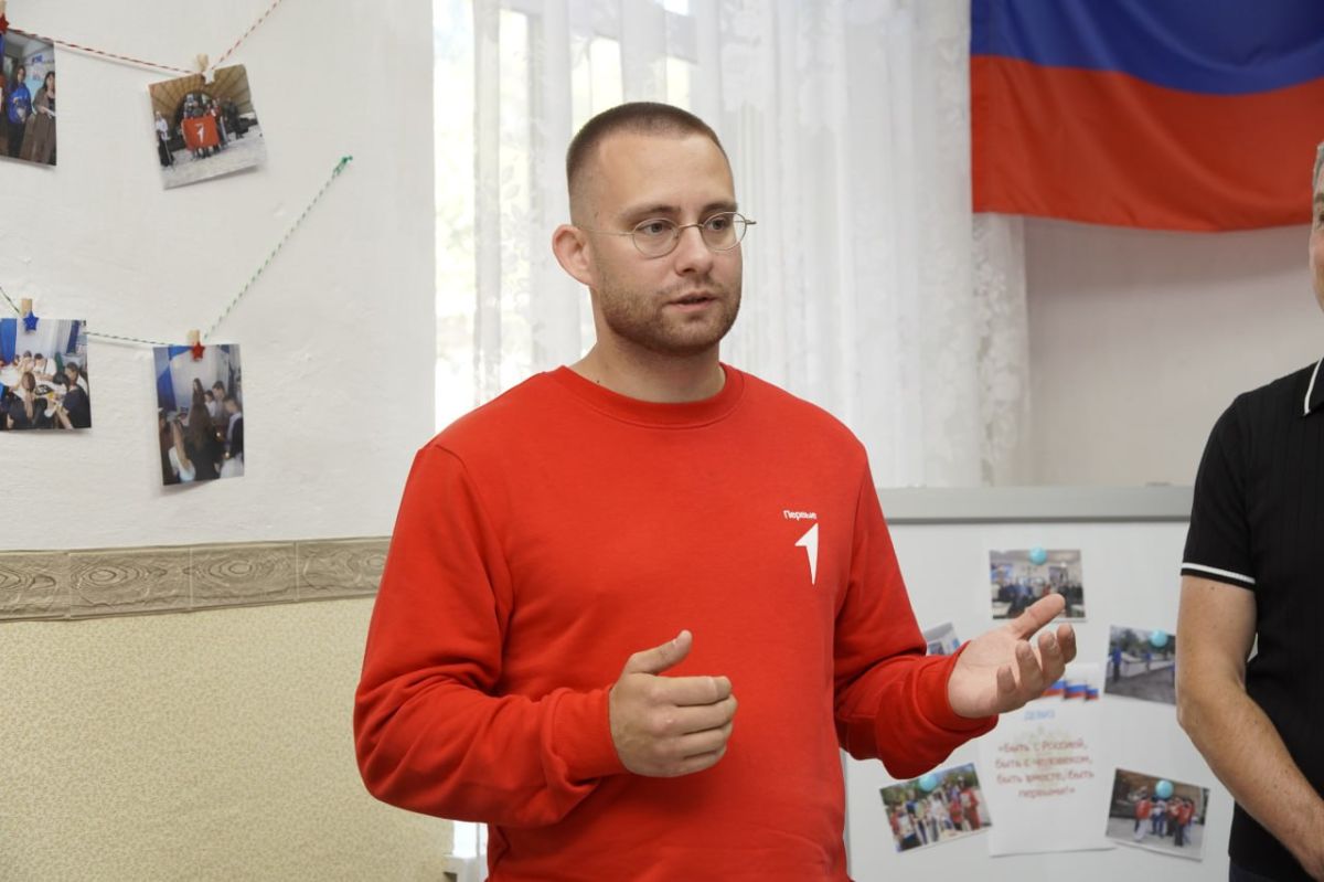 До Верхних Серогоз сегодня добрались с хорошим поводом — вместе с Первым заместителем Губернатора Херсонской области Павлом Валерьевичем Шувалкиным открыли в местной школе наши «Флагманы возможностей» До Верхних Серогоз сегодня добрались с хорошим поводом — вместе с Первым заместителем Губернатора Херсонской области Павлом Валерьевичем Шувалкиным открыли в местной школе наши «Флагманы возможностей»