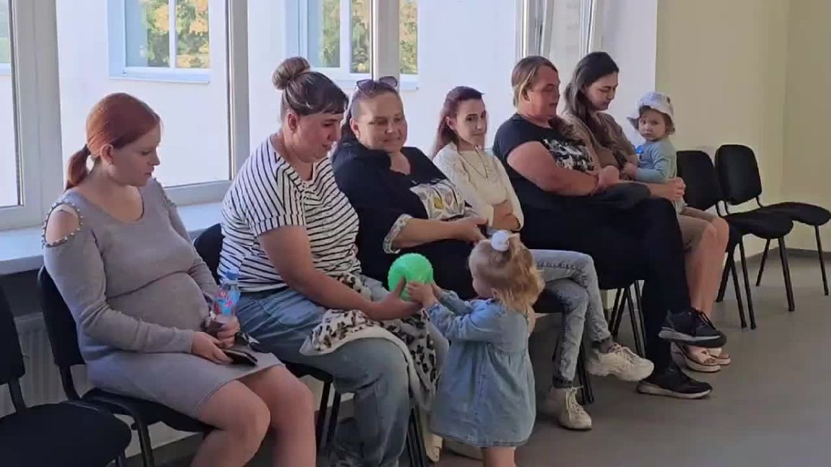 Александр Дудка: Глава округа встретился с родителями и педагогами детского сада села Красное