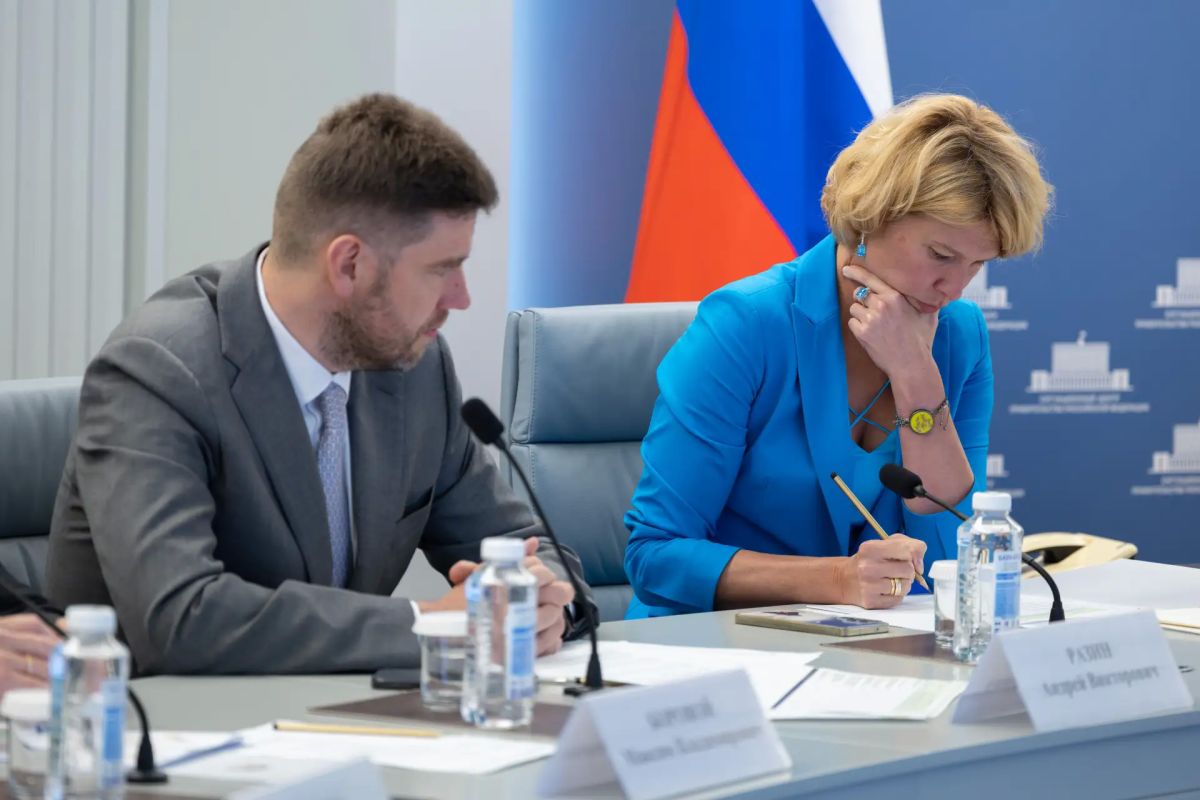 Вице-премьер Дмитрий Патрушев провел совещание по мерам поддержки сельхозтоваропроизводителей Вице-премьер Дмитрий Патрушев провел совещание по мерам поддержки сельхозтоваропроизводителей
