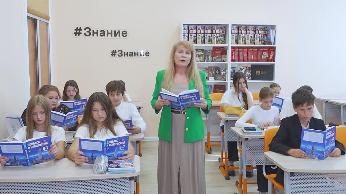 Владимир Сальдо: В школы Херсонщины поступили новые учебники по истории Новороссии и Донбасса