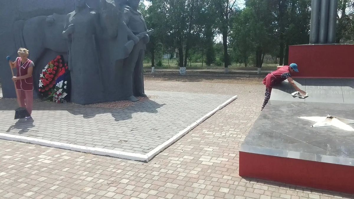 Труд во имя памяти и чистоты Труд во имя памяти и чистоты