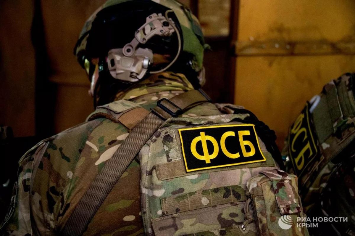 Житель Севастополя задержан за попытку организовать контрабандные поставки вооружения и военной техники из РФ на Украину — ФСБ