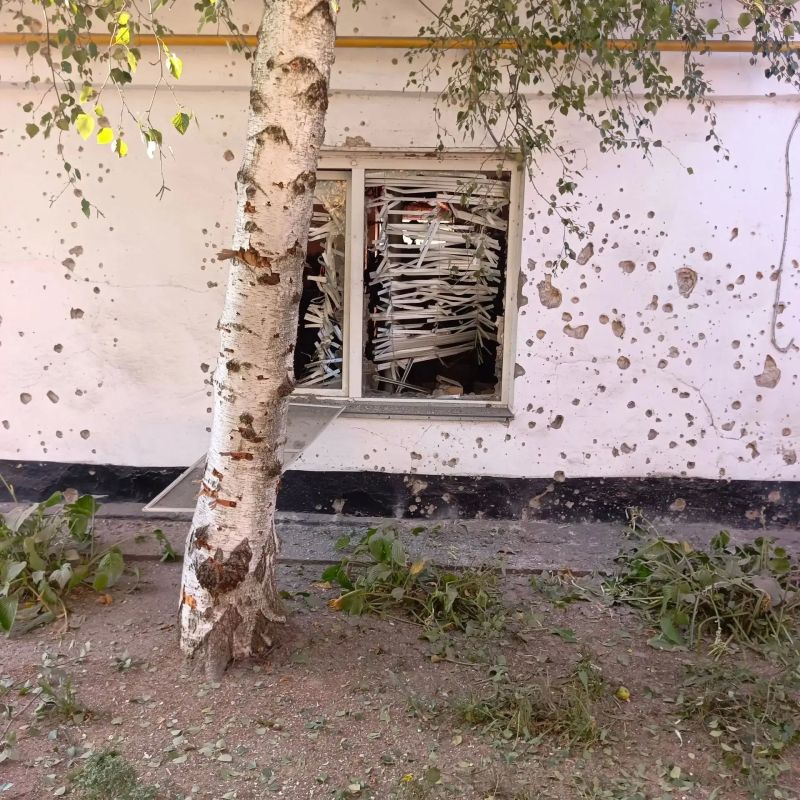 Боевики ВСУ обстреляли здание водоканала в Каховском округе Боевики ВСУ обстреляли здание водоканала в Каховском округе