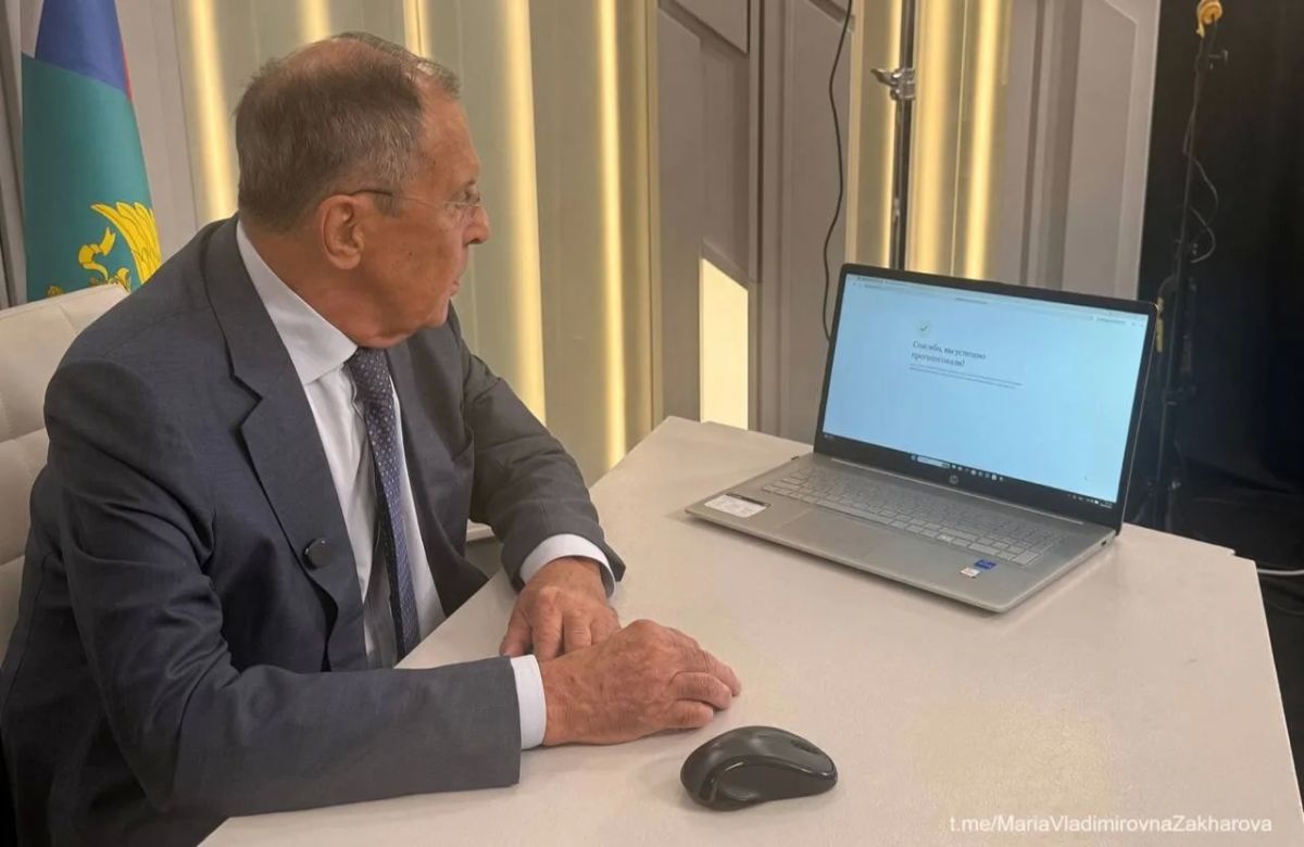 Путин и Лавров проголосовали на выборах в Госдуму онлайн Путин и Лавров проголосовали на выборах в Госдуму онлайн