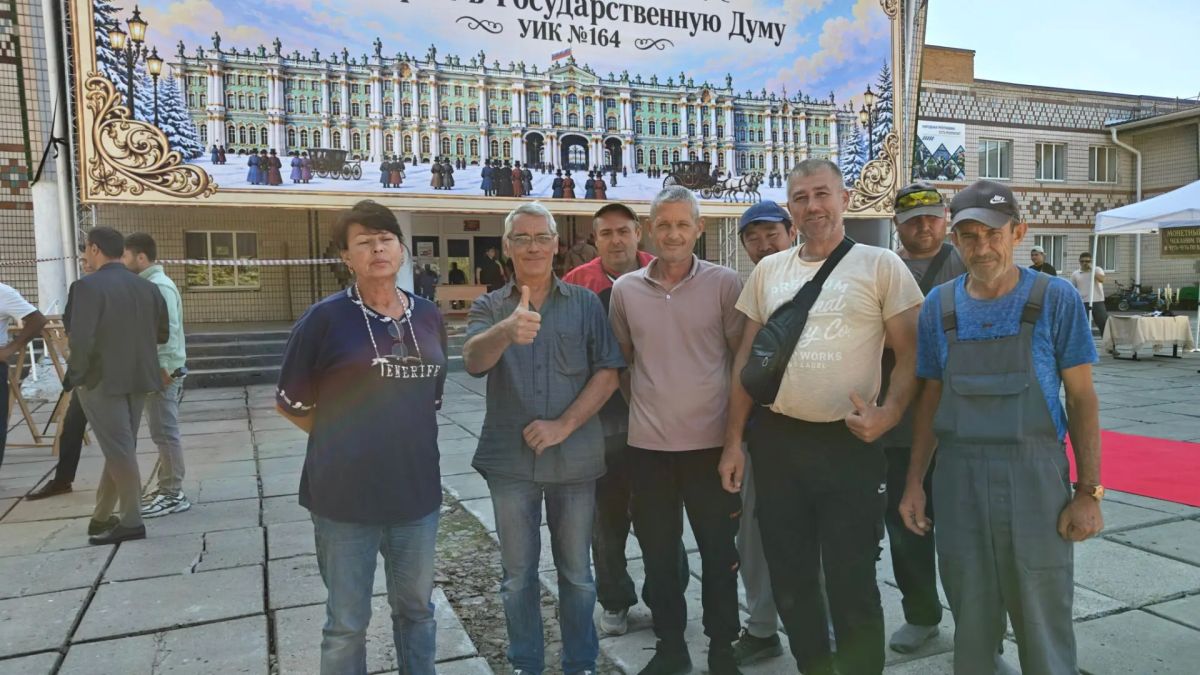 «Связь времён: Каланчак делает свой выбор!» Сегодня в Каланчаке пишется новая глава истории: Херсонская область впервые участвует в выборах в Государственную Думу. Это не просто голосование — это наш общий шаг в будущее, в... «Связь времён: Каланчак делает свой выбор!» Сегодня в Каланчаке пишется новая глава истории: Херсонская область впервые участвует в выборах в Государственную Думу. Это не просто голосование — это наш общий шаг в будущее, в...