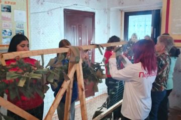 В Геническе при комитете ветеранов заработала «Мастерская Победы Первых»