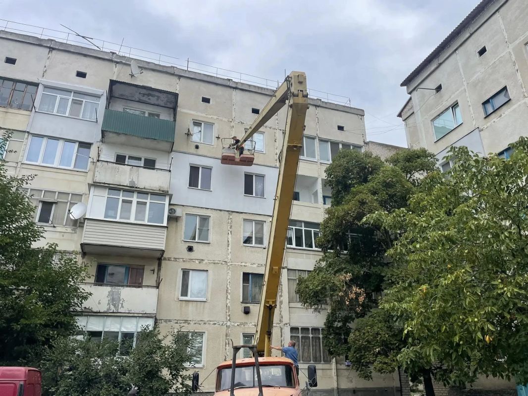 В Скадовске продолжают демонтаж нелицензированного оборудования «Горыныч» В Скадовске продолжают демонтаж нелицензированного оборудования «Горыныч»