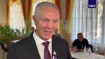 Губернатор Херсонской области Владимир Сальдо проголосовал на выборах депутатов Госдумы, передает корреспондент ТАСС