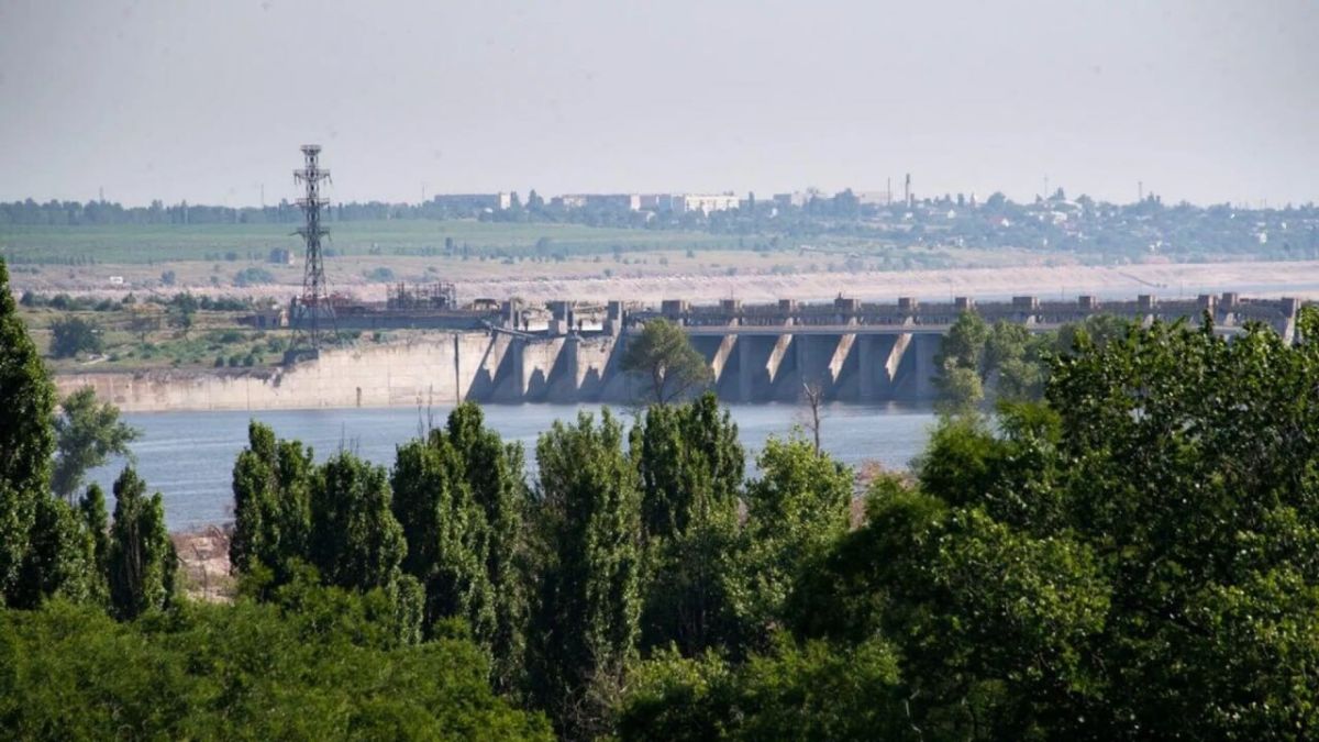 Новое гидротехническое сооружение будет построено на месте разрушенной украинскими ударами Каховской ГЭС, сообщил РИА Новости губернатор Херсонской области Владимир Сальдо