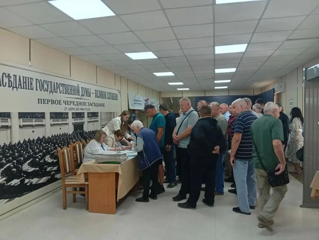 Голосование как в 1906-м: в Чаплинке открыли участок в стиле Первой Госдумы Голосование как в 1906-м: в Чаплинке открыли участок в стиле Первой Госдумы