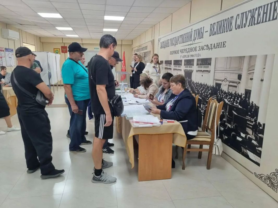 Голосование как в 1906-м: в Чаплинке открыли участок в стиле Первой Госдумы Голосование как в 1906-м: в Чаплинке открыли участок в стиле Первой Госдумы