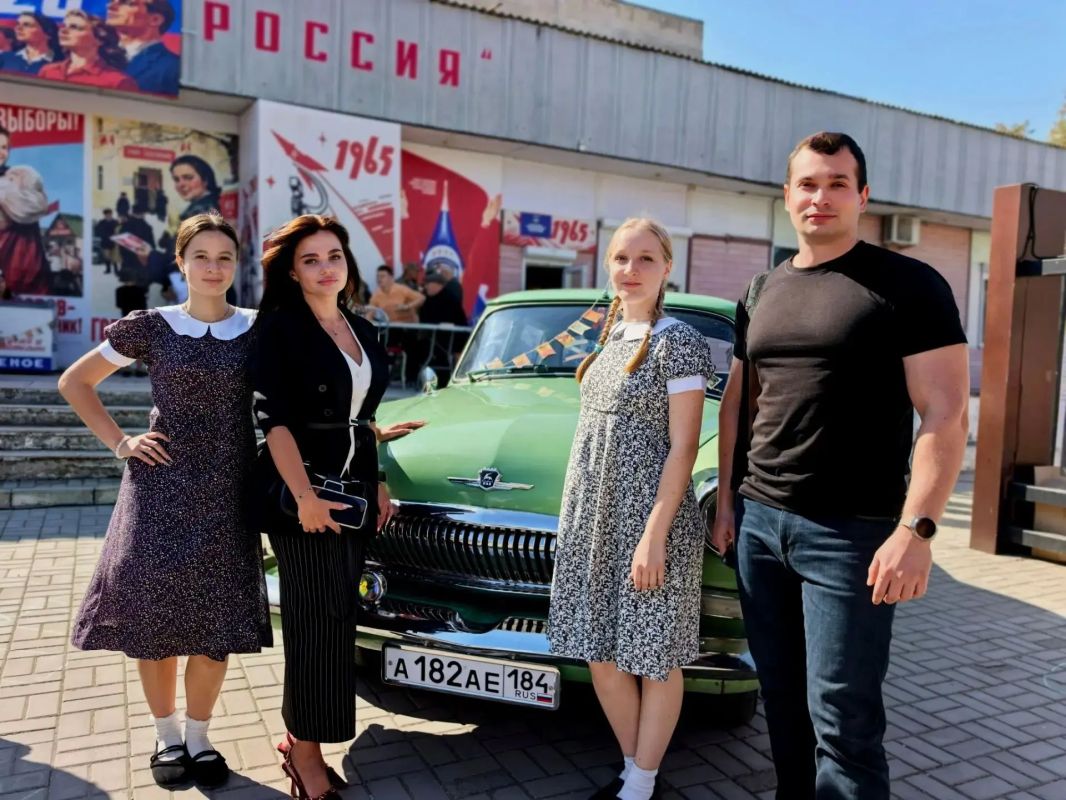 Артем Лагойский: Сегодня вместе со всем коллективом Министерства культуры Херсонской области пришли на избирательный участок №82, который расположен в Геническом кинотеатре «Россия» Артем Лагойский: Сегодня вместе со всем коллективом Министерства культуры Херсонской области пришли на избирательный участок №82, который расположен в Геническом кинотеатре «Россия»