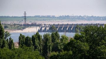 Новое гидротехническое сооружение будет построено на месте разрушенной украинскими ударами Каховской ГЭС, сообщил РИА Новости губернатор Херсонской области Владимир Сальдо