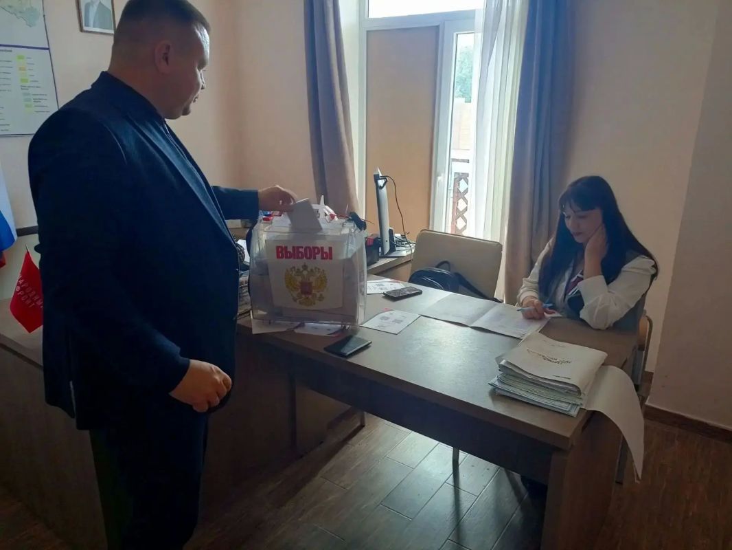 Виталий Титаренко: Сегодня принял участие в голосовании и реализовал своё избирательное право Виталий Титаренко: Сегодня принял участие в голосовании и реализовал своё избирательное право