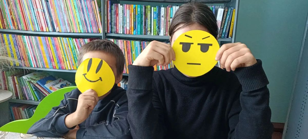В Краснопольской библиотеке прошла творческая мастерская «Смайлик» — яркое и душевное мероприятие, посвящённое миру эмоций и хорошего настроения В Краснопольской библиотеке прошла творческая мастерская «Смайлик» — яркое и душевное мероприятие, посвящённое миру эмоций и хорошего настроения