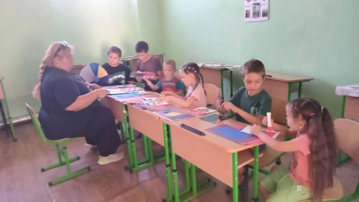 В Дудчинском сельском Доме культуры состоялся творческий час по изготовлению объёмных поделок из бумаги В Дудчинском сельском Доме культуры состоялся творческий час по изготовлению объёмных поделок из бумаги