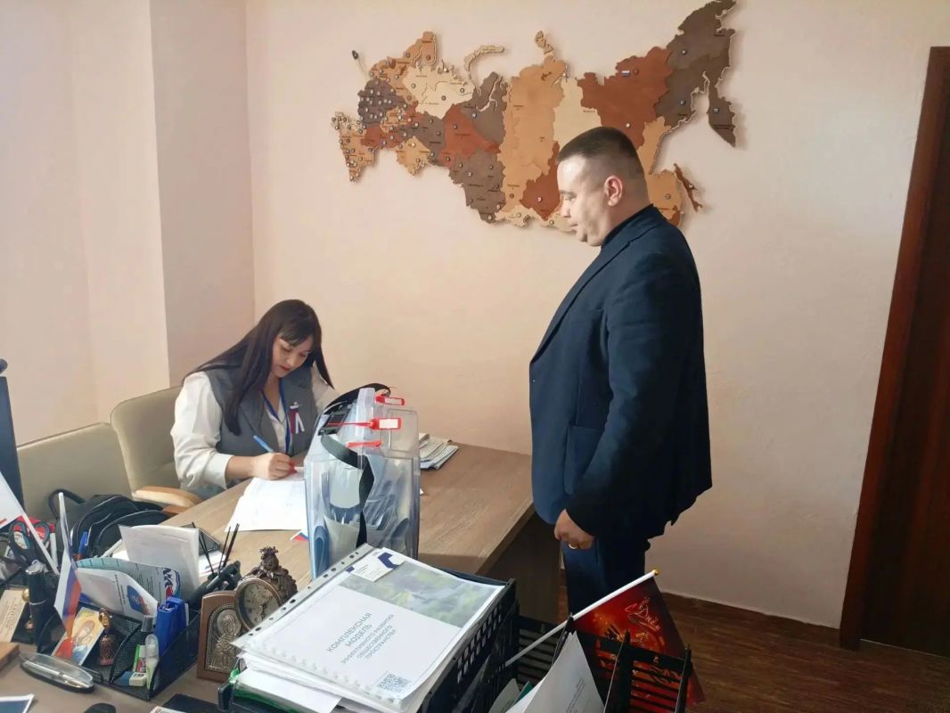 Виталий Титаренко: Сегодня принял участие в голосовании и реализовал своё избирательное право Виталий Титаренко: Сегодня принял участие в голосовании и реализовал своё избирательное право