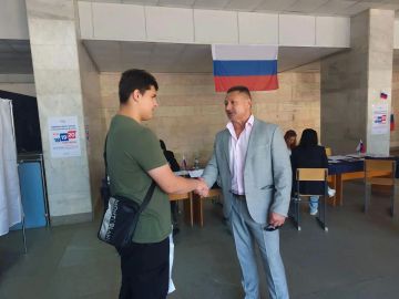 Молодой избиратель Скадовска впервые проголосовал на выборах