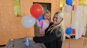 Надежда Бабешко: Жители с.Агайманы активно голосуют