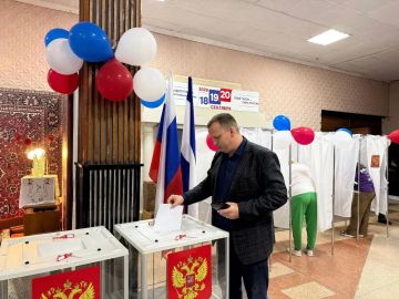 Министр образования и науки Херсонской области Алексей Григорьев принял участие в голосовании