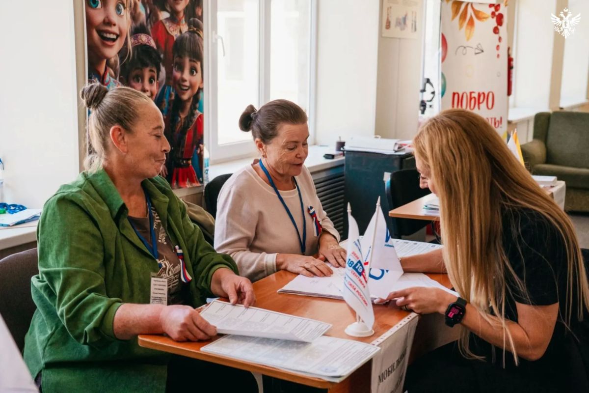 Председатель Избирательной комиссии Херсонской области Марина Захарова отдала свой голос на выборах Председатель Избирательной комиссии Херсонской области Марина Захарова отдала свой голос на выборах