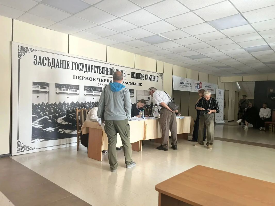 На избирательных участках Чаплинки продолжается голосование На избирательных участках Чаплинки продолжается голосование