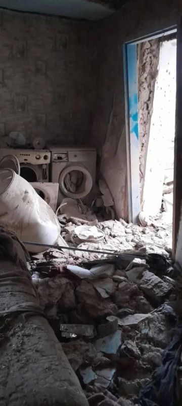 WarGonzo: Ребёнок погиб из-за удара ВСУ в Херсонской области WarGonzo: Ребёнок погиб из-за удара ВСУ в Херсонской области