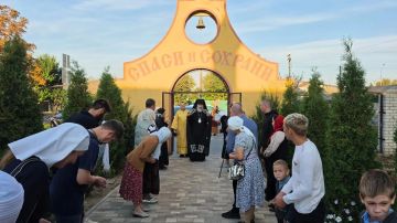 20 сентября, в 16-ю неделю по Пятидесятнице, епископ Скадовский и Алешкинский Иосиф совершил Божественную Литургию в Пантелеимоновском храме г. Скадовск