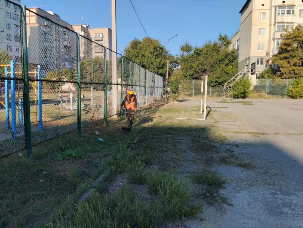 Александр Дудка: На стадионе «Кристалл» в Скадовске навели порядок Александр Дудка: На стадионе «Кристалл» в Скадовске навели порядок