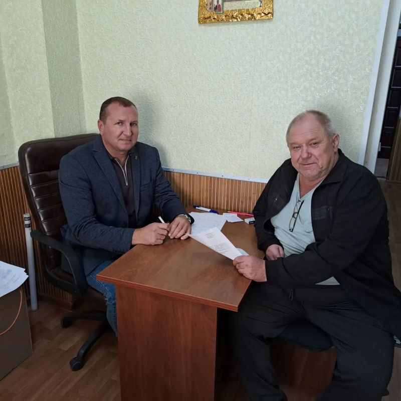 В Голопристанском муниципальном округе продолжаются выездные приёмы заместитель Главы Сергей Фисай провел приём граждан в селе Железный Порт В Голопристанском муниципальном округе продолжаются выездные приёмы заместитель Главы Сергей Фисай провел приём граждан в селе Железный Порт