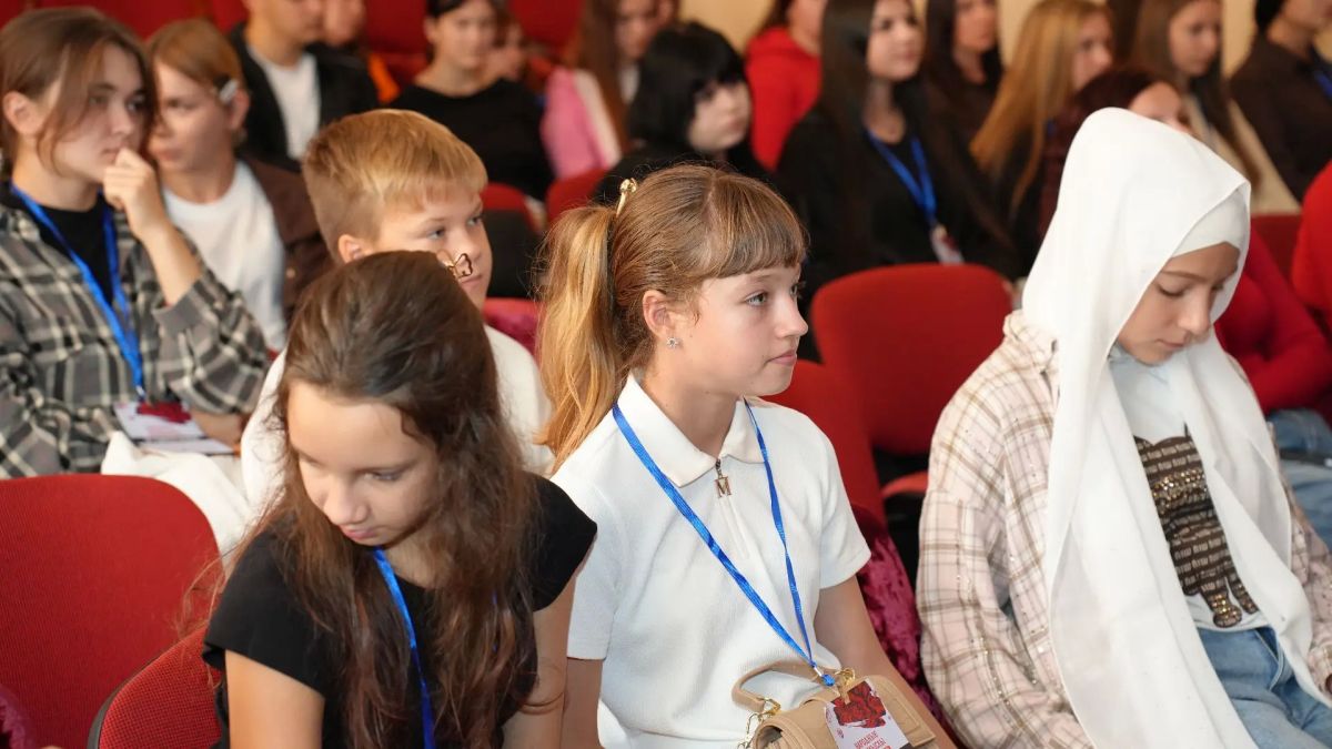 Еще во время учебы в МГЮА имени О.Е. Кутафина проходил практику в Минпромторге России Еще во время учебы в МГЮА имени О.Е. Кутафина проходил практику в Минпромторге России