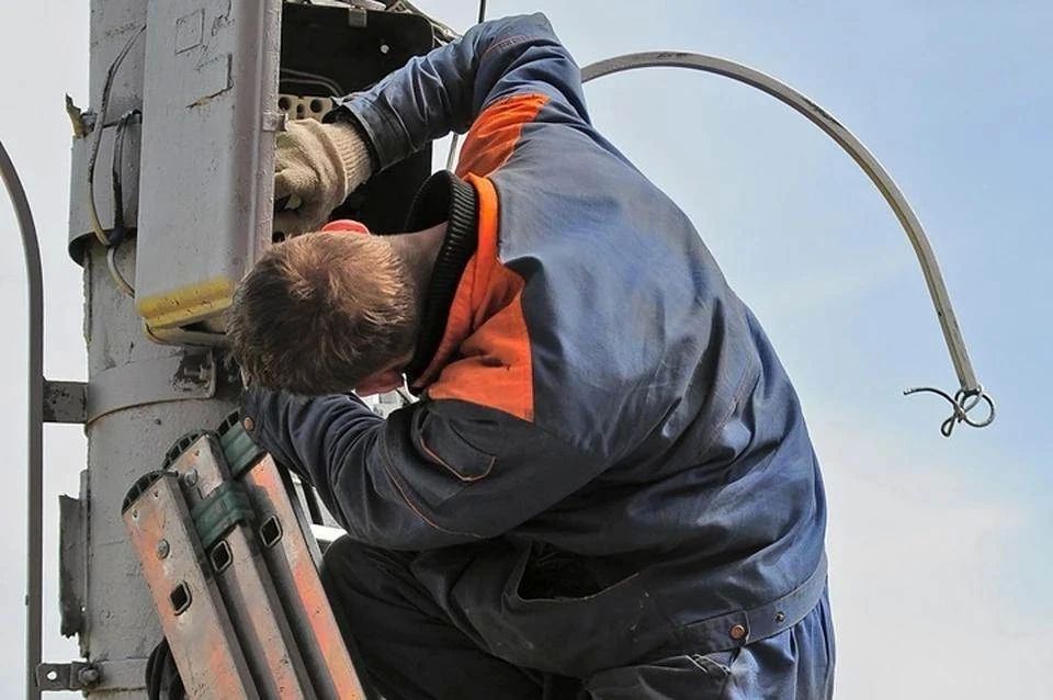 На Херсонщине энергетики вернули свет более чем 300 абонентам после обстрелов